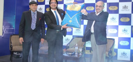 L-R - Pawan Agrawal, Rajesh Hamal and Bhisham Whadera unveiling RAAG GOLD Pan Masala